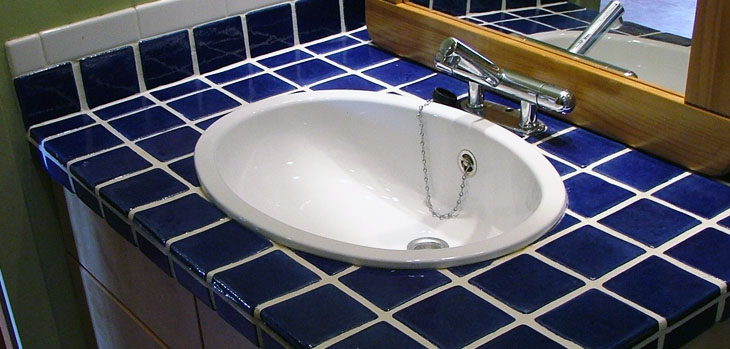 modern_bathrooms_71st-vanity-handmadecobaltbluetile